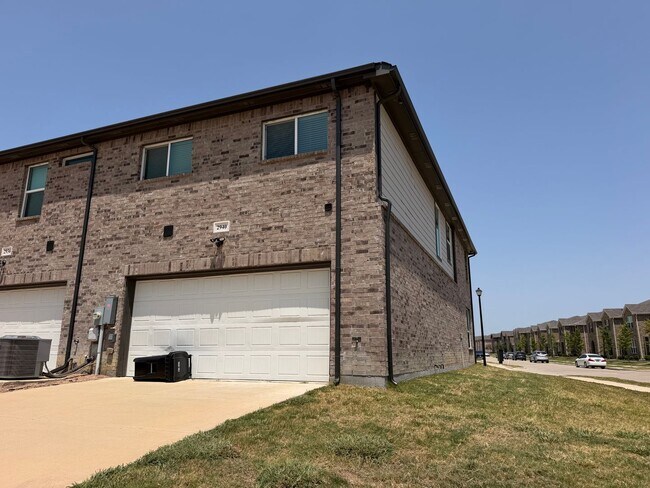 Building Photo - 2940 Bluets Dr