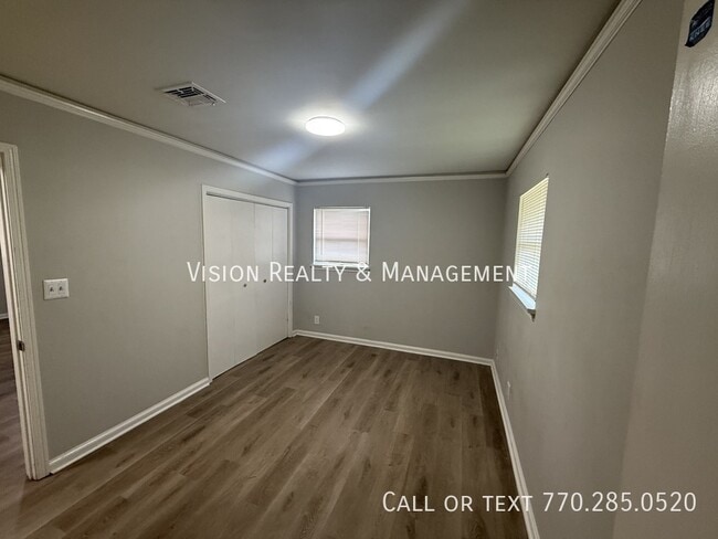 Building Photo - 133 Salem Dr