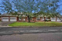 Building Photo - 302 N Judson Ave