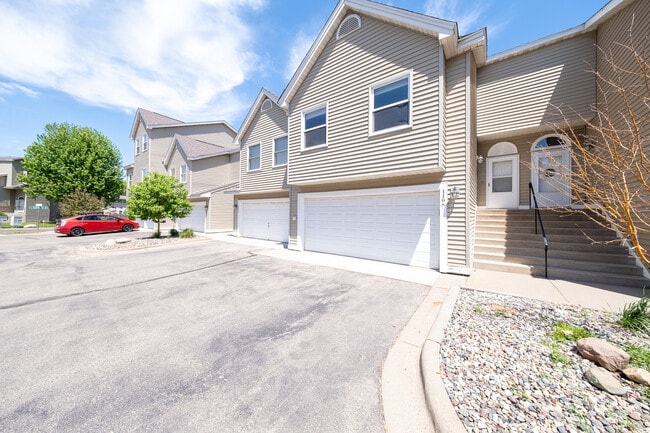 Building Photo - 4108 S Meadowlark Rd