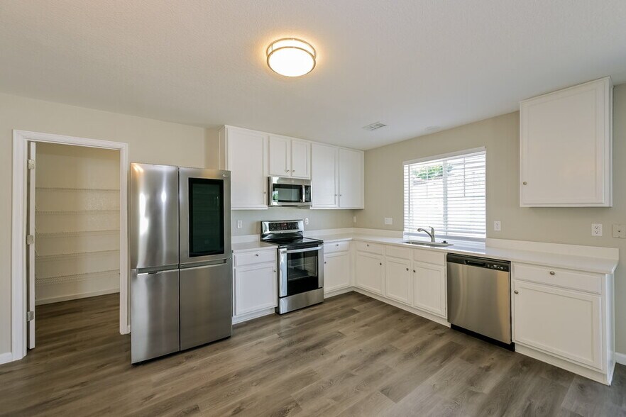 Building Photo - 5588 Jebel Ct