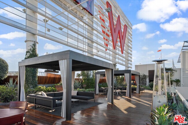 Building Photo - 6250 Hollywood Blvd