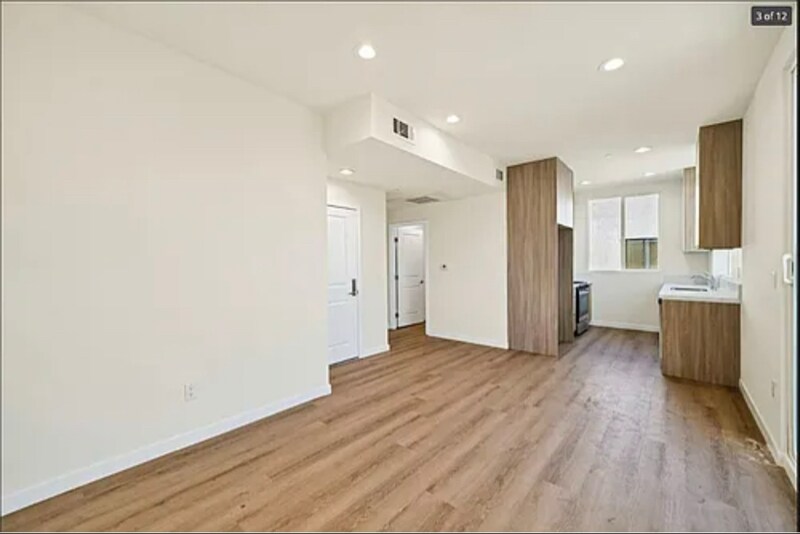 Building Photo - 8827 Van Nuys Blvd