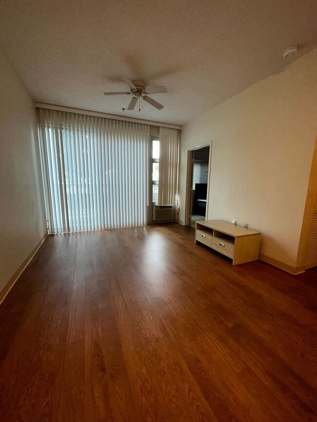 Building Photo - Plantation Town Apartments - Paiwa Tower 1...