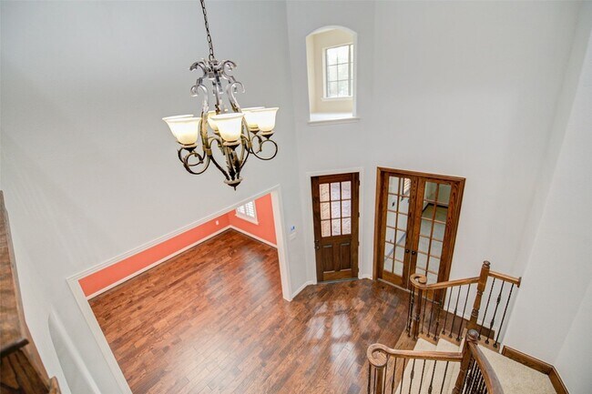 Building Photo - 158 N Almondell Way