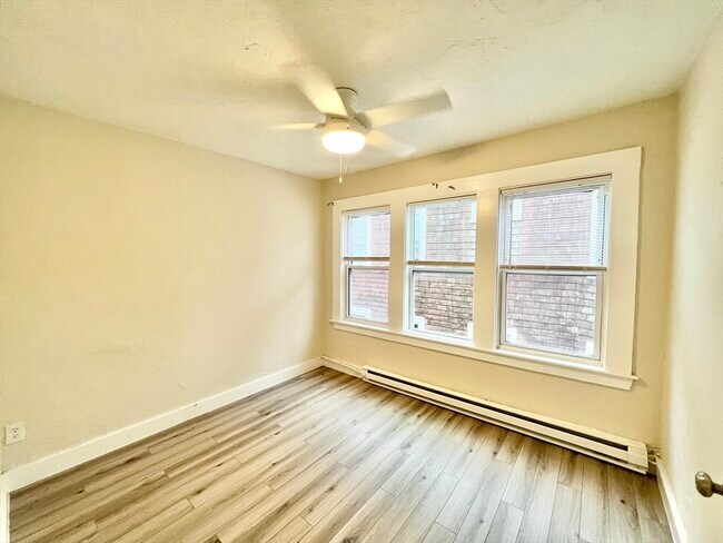 Building Photo - 112 Adams St