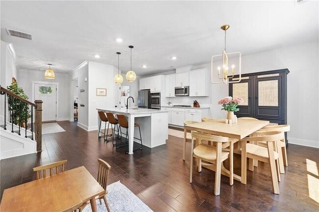 Building Photo - 178 Crestbrook Wy