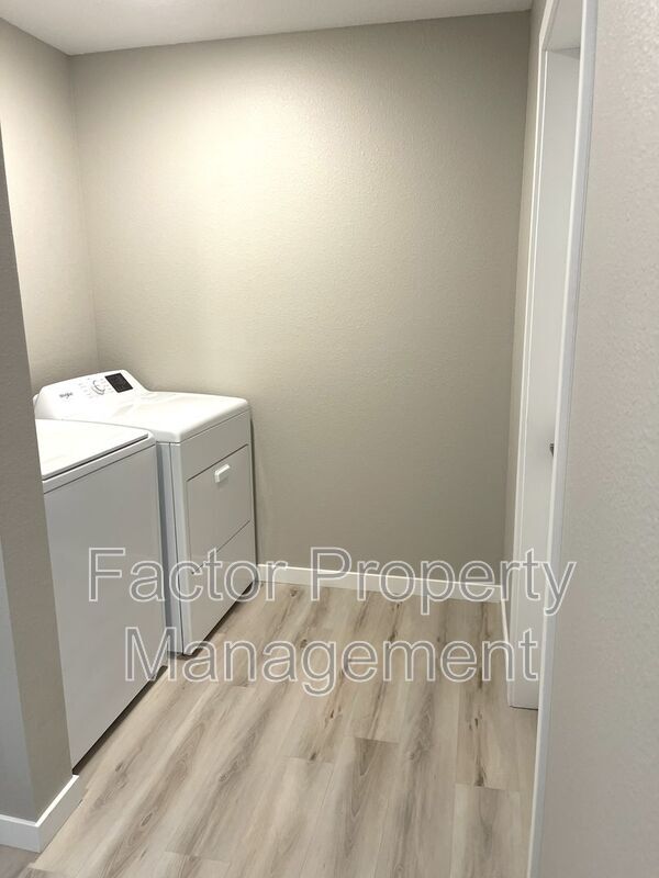 Building Photo - 3130 Scotch Ln