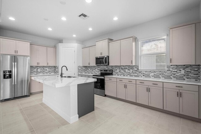 Building Photo - 14192 Lacebark Ln