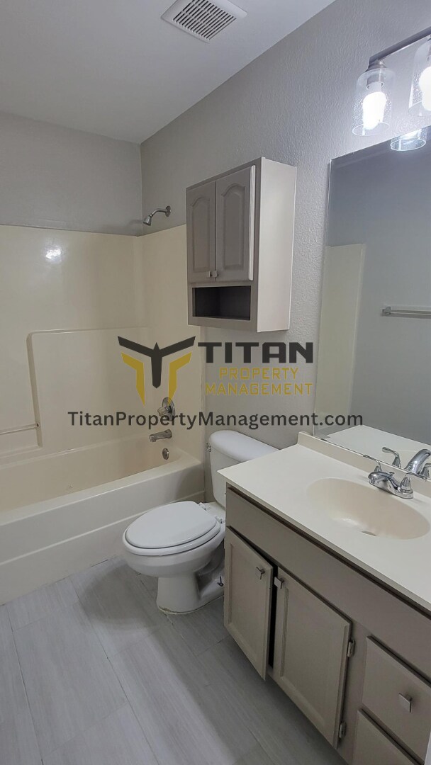 Building Photo - 3bed/ 2 bath home