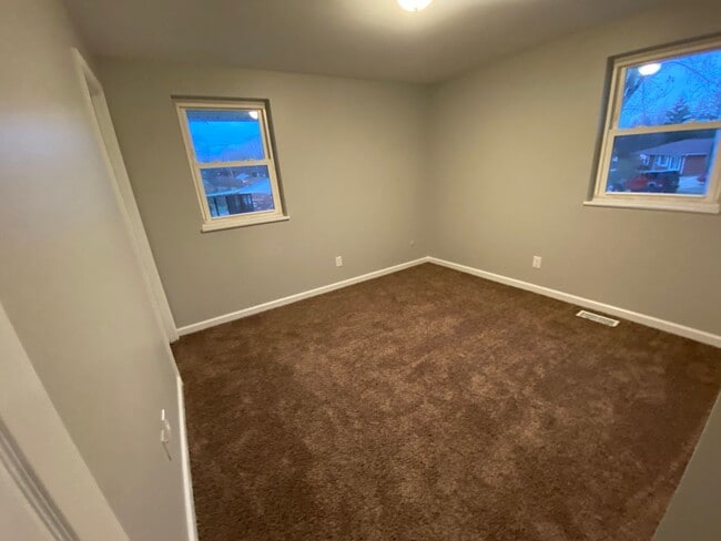 Building Photo - 6550 Summerdale