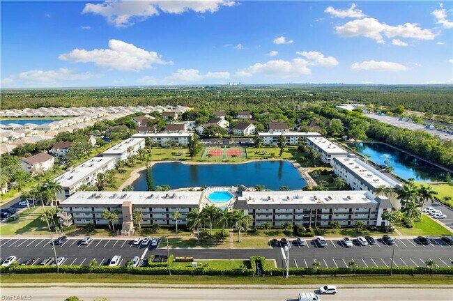 Building Photo - 1008 Manatee Rd