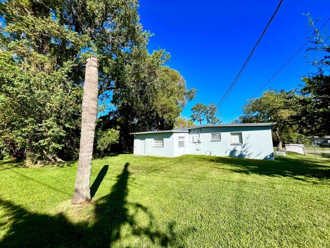 Building Photo - 107 Mayfair Cir