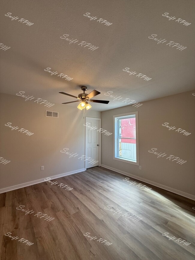 Building Photo - 1030 Oakland Ave