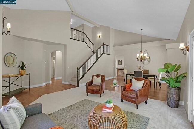 Building Photo - 706 Endsleigh Ct