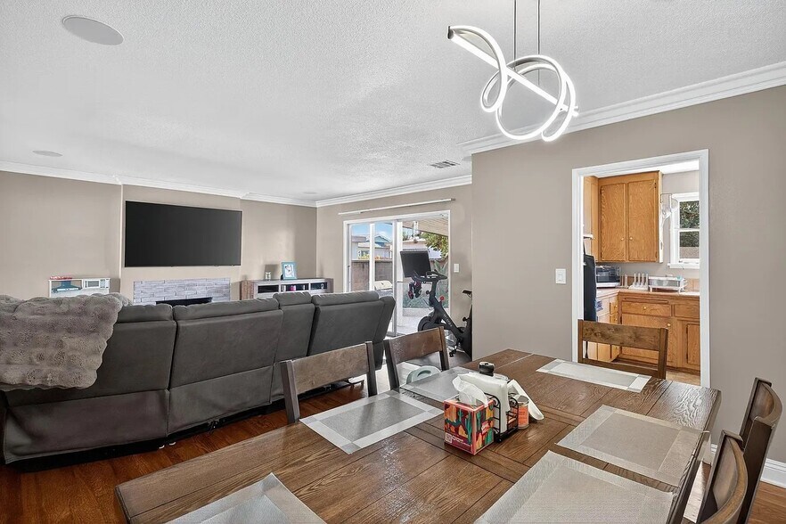 Building Photo - 2924 W 136th St