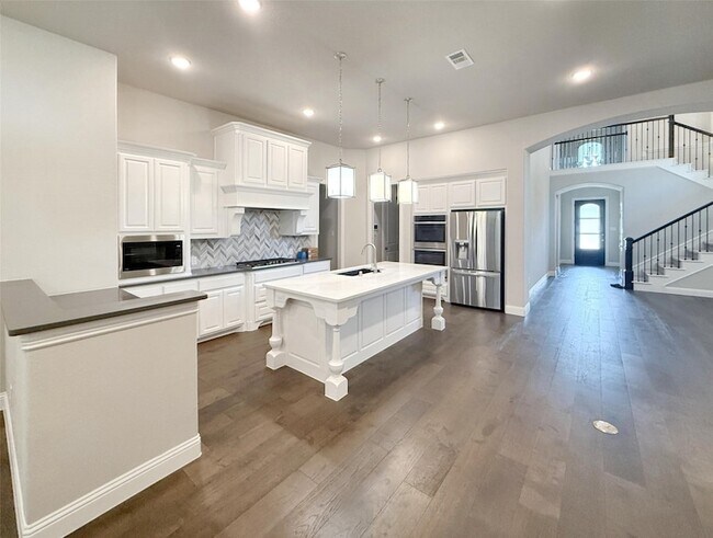 Building Photo - 6905 Broomsedge Dr