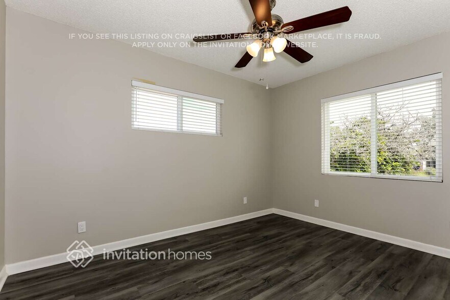 Building Photo - 132 S Olive