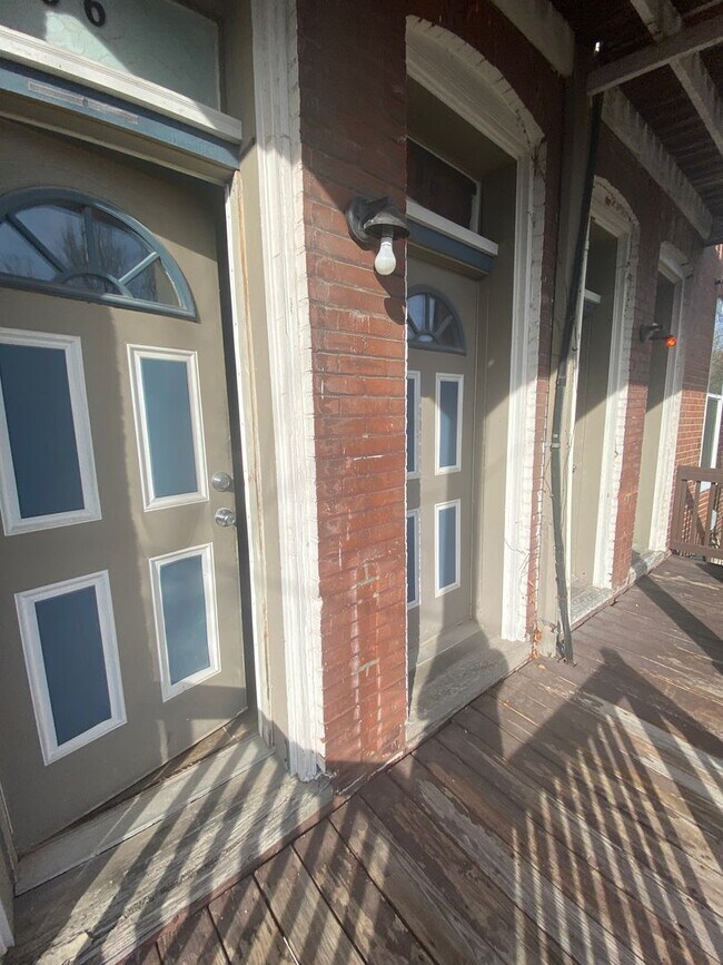 Building Photo - 2704 Arsenal St