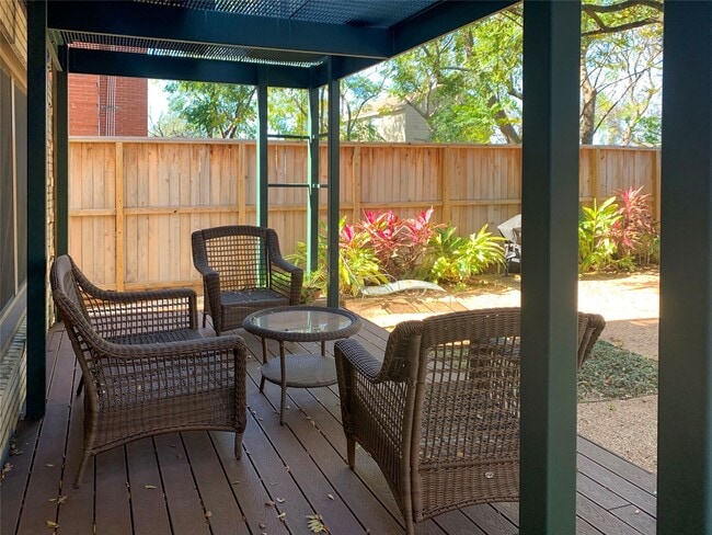 Building Photo - 1912 Sul Ross St