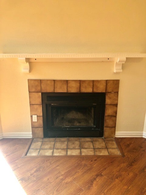 Building Photo - 3 bedroom condo by UNT