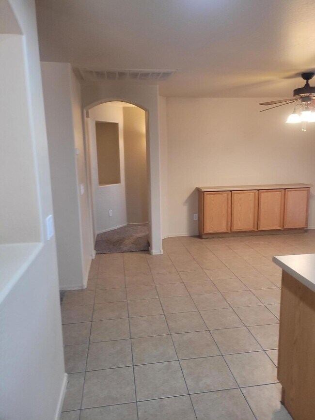 Building Photo - 16377 W Cottonwood St