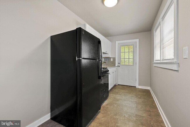 Building Photo - 102 Hainesport Lumberton Rd