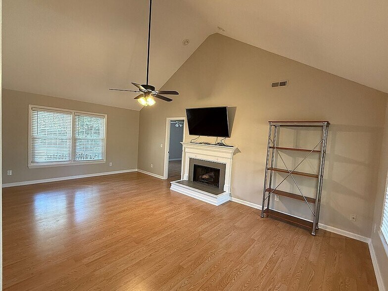 Building Photo - 7303 Flintrock Ct