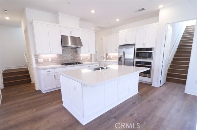 Building Photo - 273 Shoveler