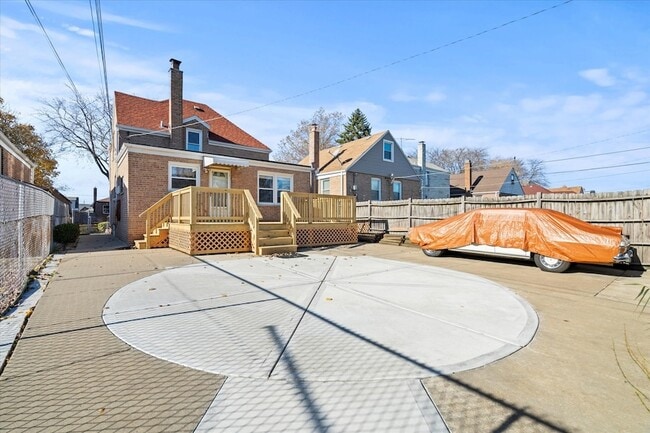 Building Photo - 11051 S Avenue D