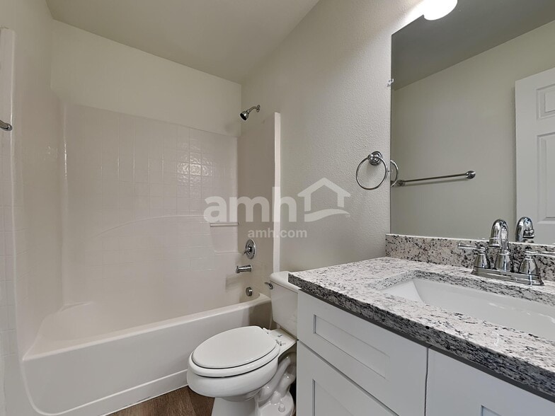 Building Photo - 1019 Brenton Leaf Dr