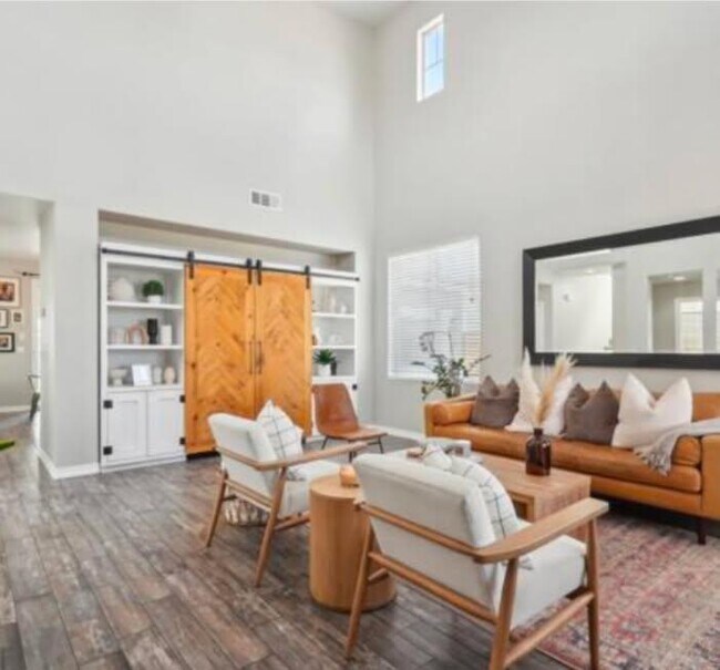 Building Photo - 80549 Tinsley Ave