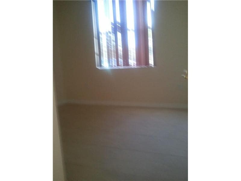 Building Photo - 2271 NE 42nd Cir