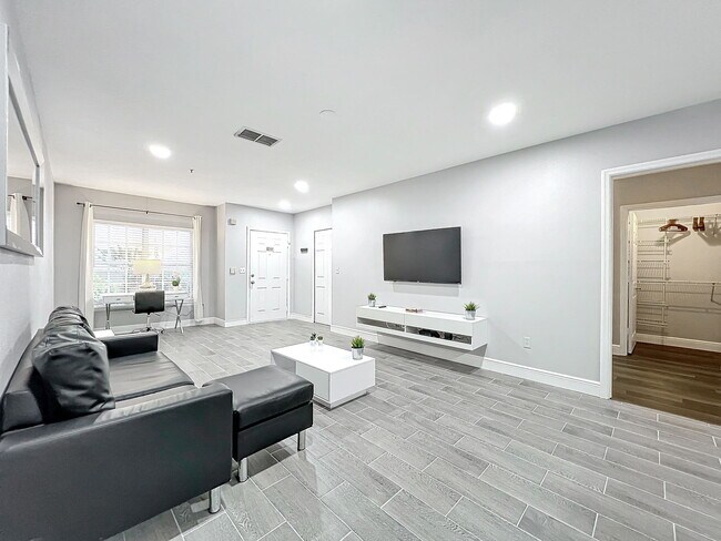 Building Photo - South Kirkman Road, Orlando, FL 32811 - 2 BR 2 BA condo