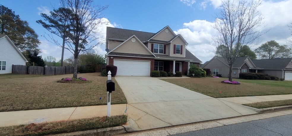 Building Photo - 731 Thompson Ridge Dr