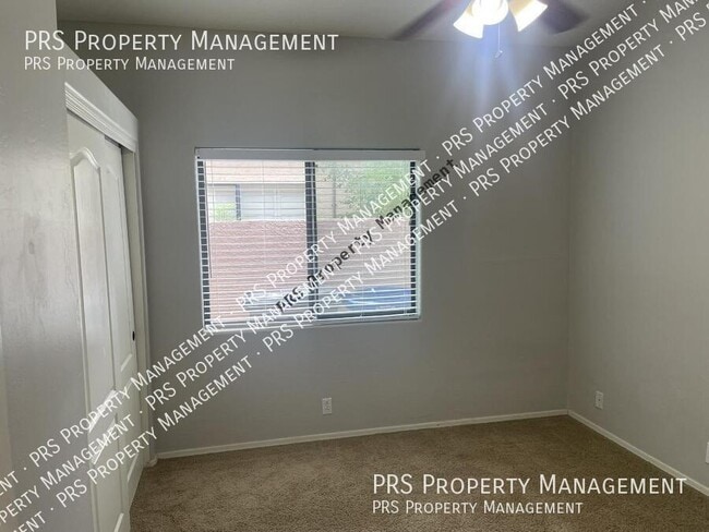 Building Photo - 2152 W Myrtle Dr