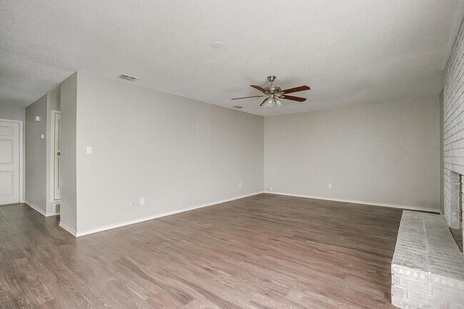 Building Photo - 4409 Altamesa Blvd