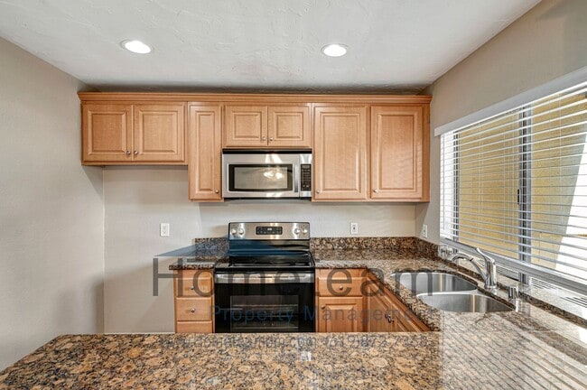 Building Photo - 2 BR/ 2 BA 894 SQFT CONDO IN MISSION VALLE...