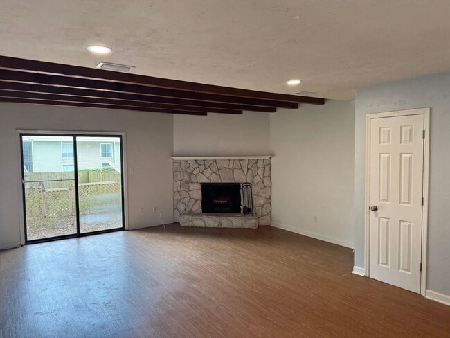 Building Photo - 3748 Donovan Dr