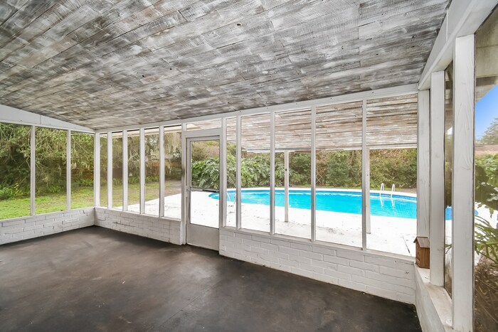 Building Photo - 2742 Holly Ridge Dr