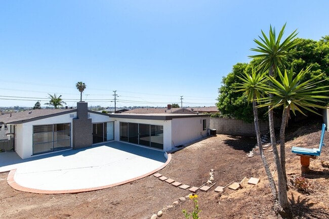 Building Photo - 4 Bedroom Home in Bay Park with Office and...