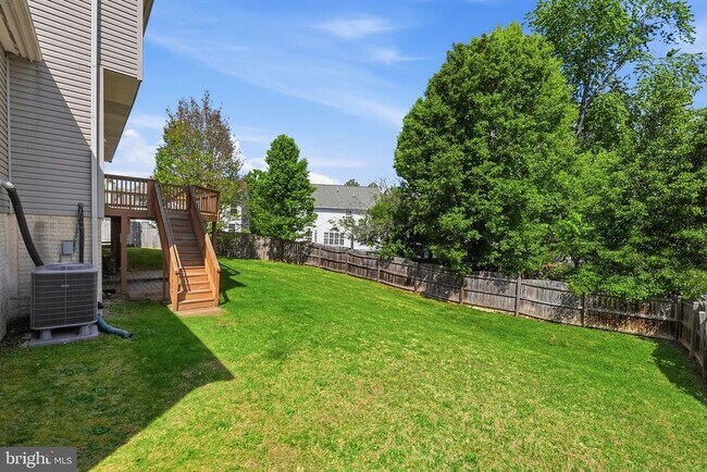 Building Photo - 11 St Marks Ct