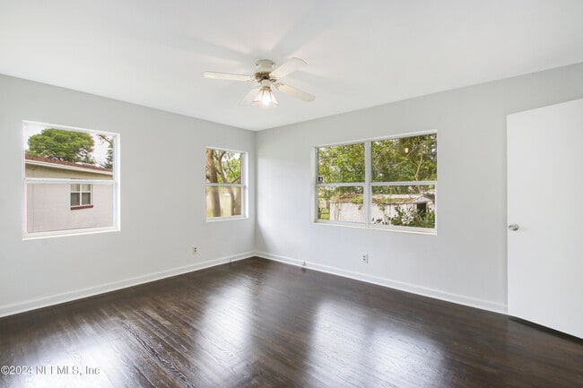 Building Photo - 6418 Terry Parker Dr N