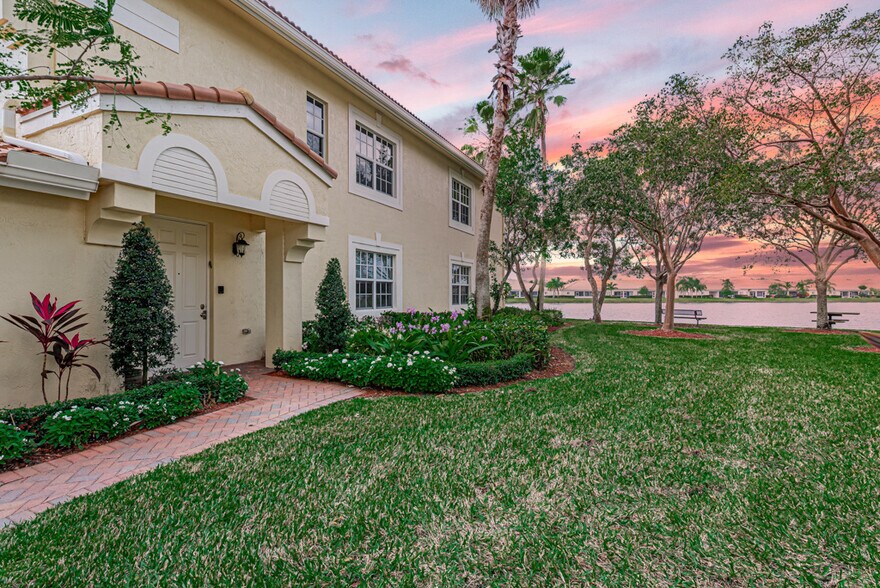 Building Photo - 9773 Bowline Dr