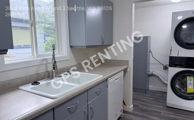 Building Photo - 3802 19th Ave SW