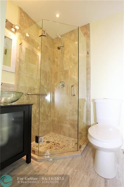 Building Photo - 20844 Vinesta Cir