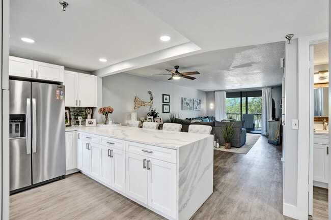 Building Photo - 2400 Deer Creek Country Club Blvd