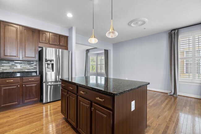 Building Photo - 10512 Old Ellicott Cir