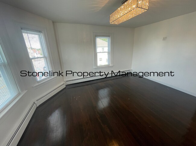 Building Photo - *524 Warren Avenue