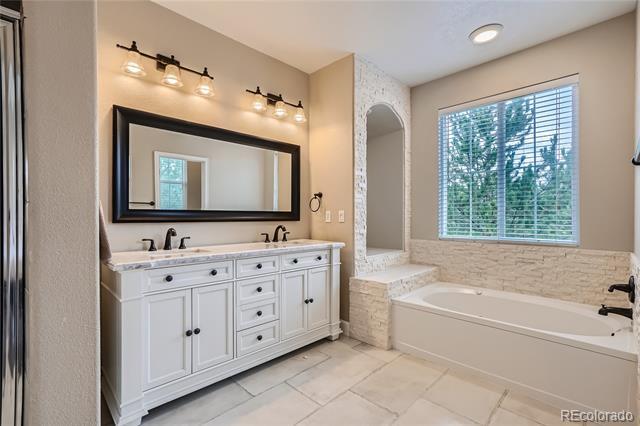 Building Photo - 11293 Osage Cir